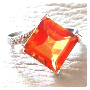 Gorgeous 4k topaz ring